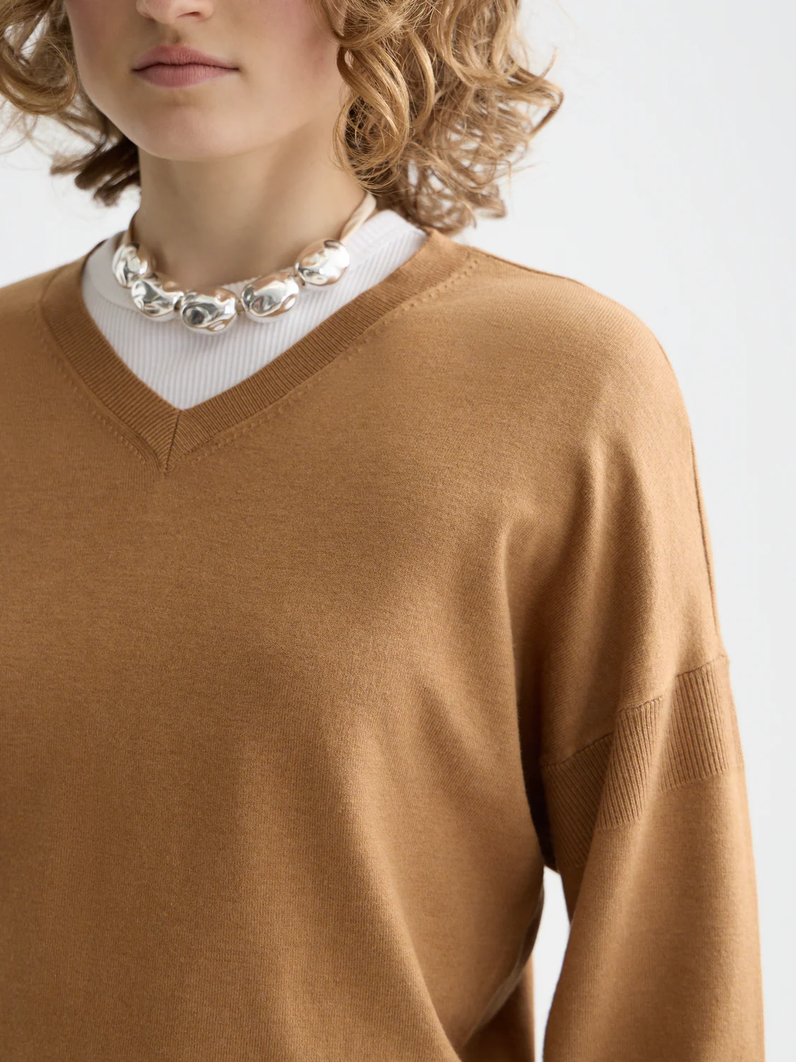 Essentials V-NECK RELAXED PULLOVER - Image 9