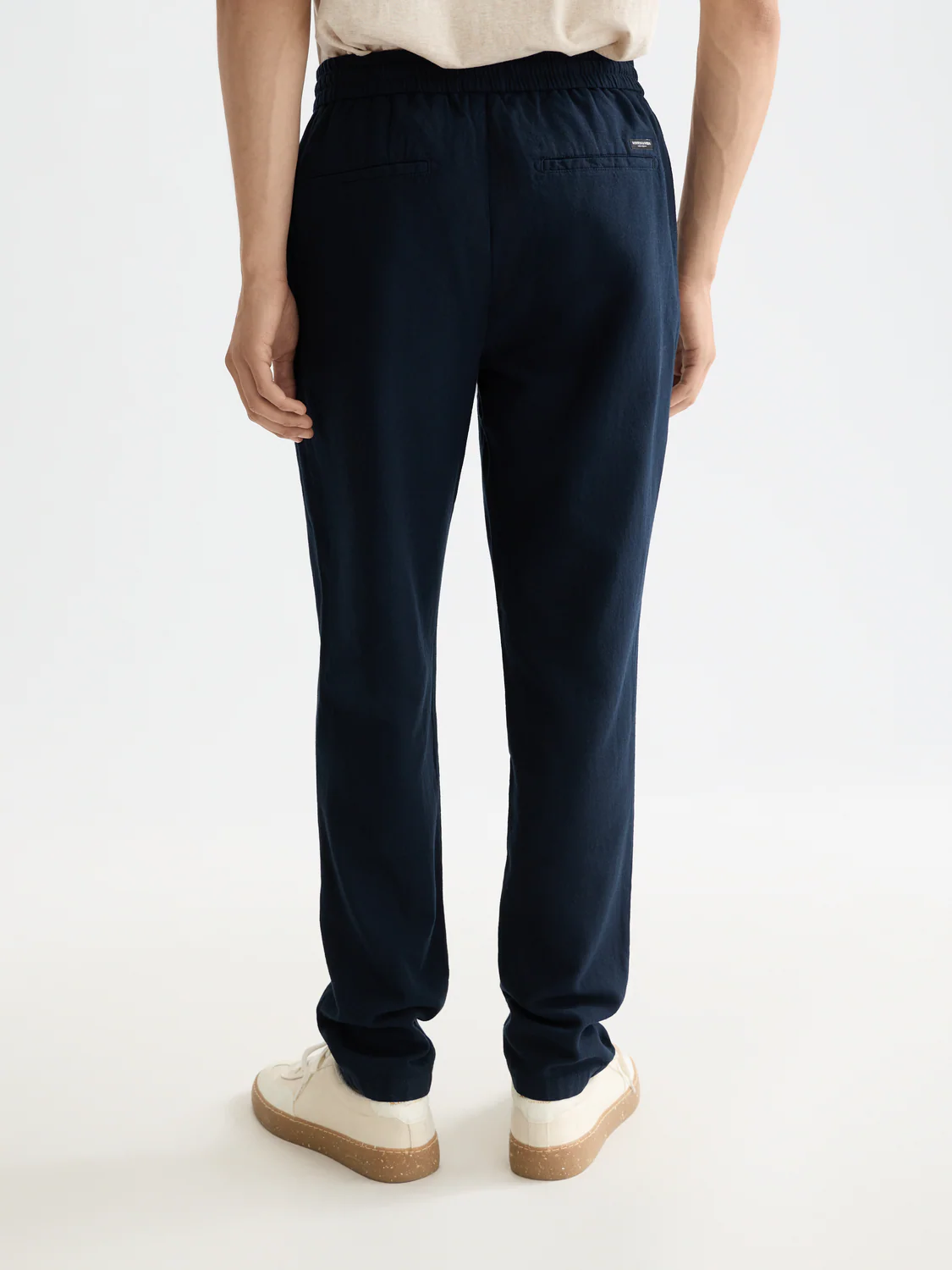 Essentials WARREN COTTON/LINEN TWILL JOGGER - Image 18