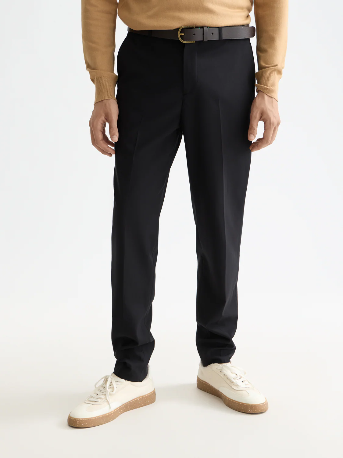 Essentials WARREN COTTON/LINEN TWILL JOGGER - Image 24