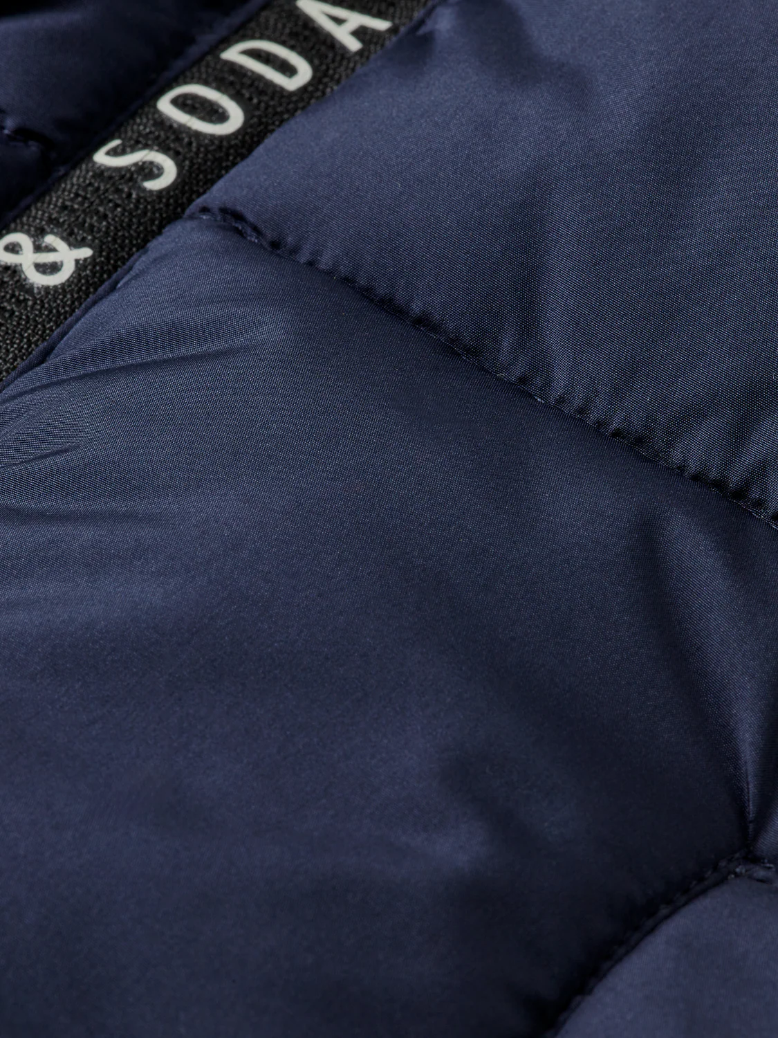 Boys Short hooded puffer jacket - Image 3
