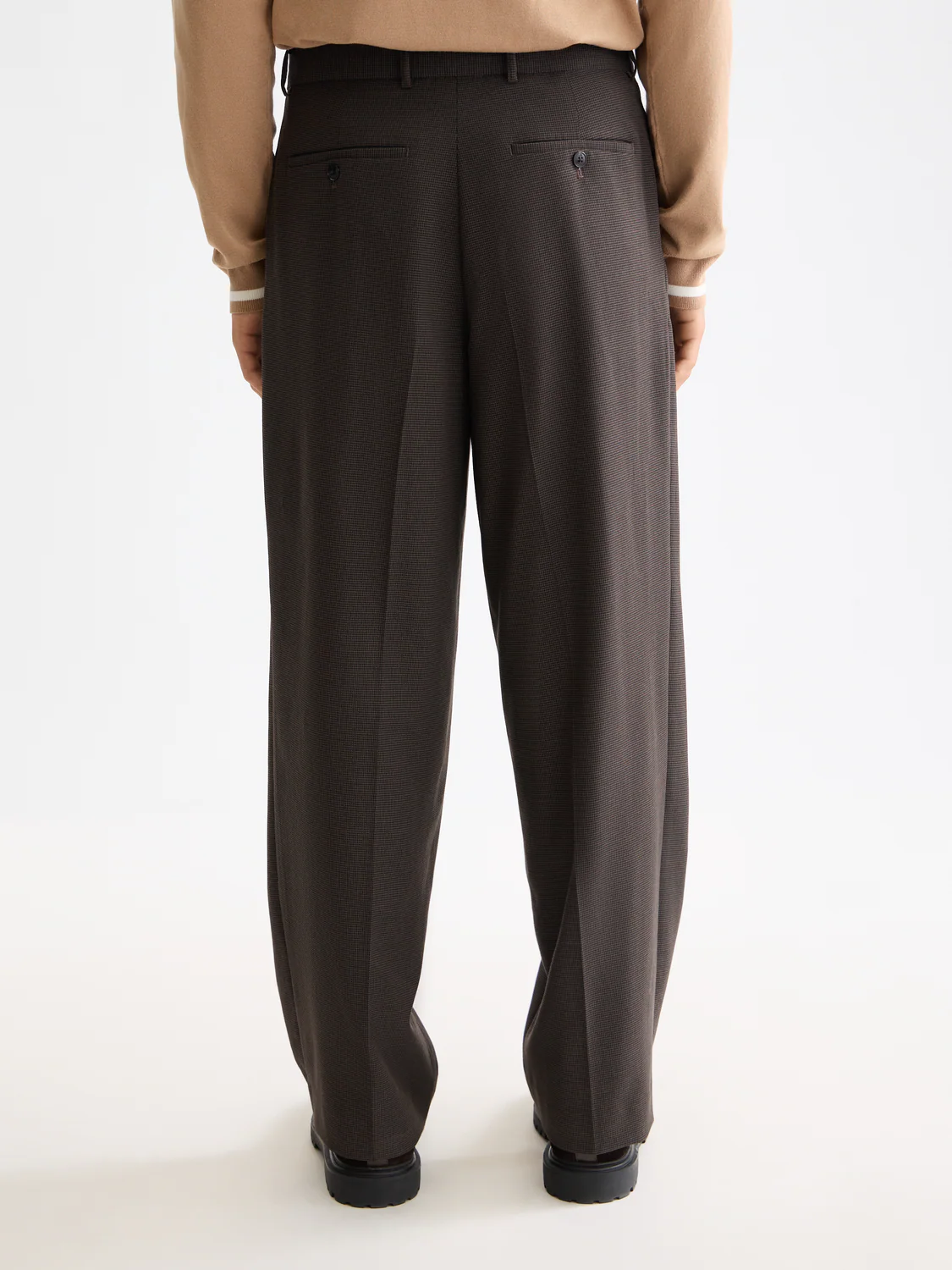 Yarn-dyed cool wool-blend baggy fit chino - Image 11