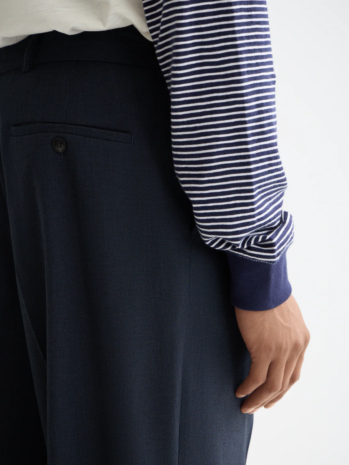 Yarn-dyed cool wool-blend baggy fit chino - Image 3