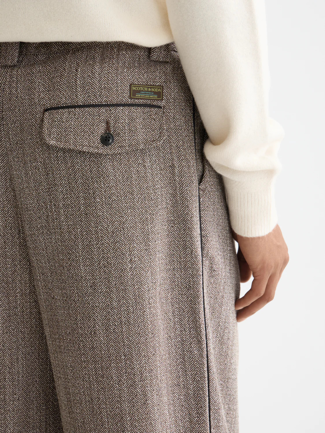 Herringbone yarn-dyed pleated baggy chino - Image 3