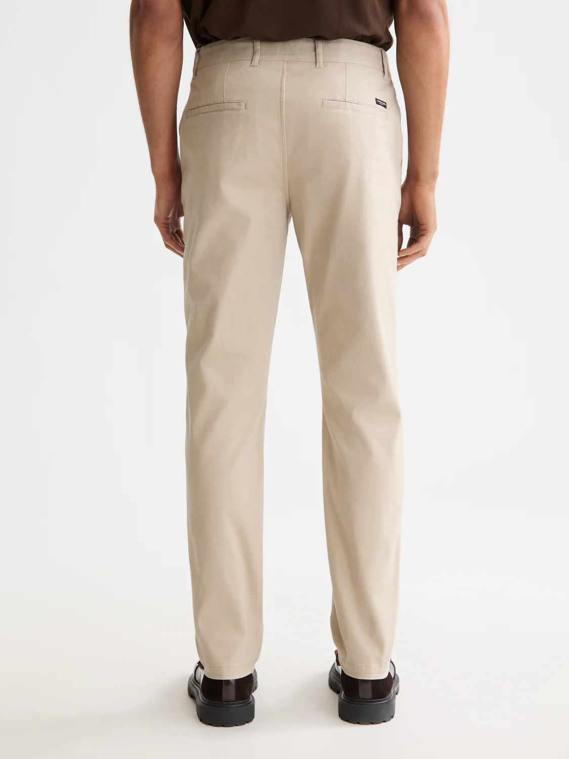 Seasonal Essentials Stuart Slim chino - Image 11