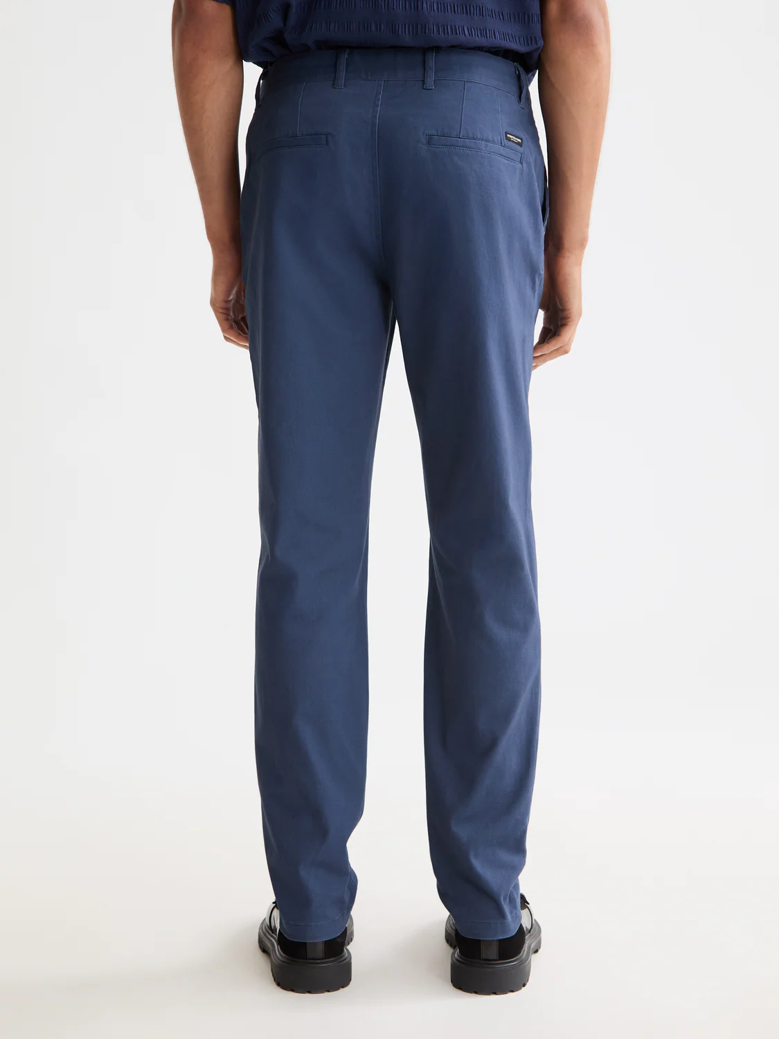 Seasonal Essentials Stuart Slim chino - Image 25