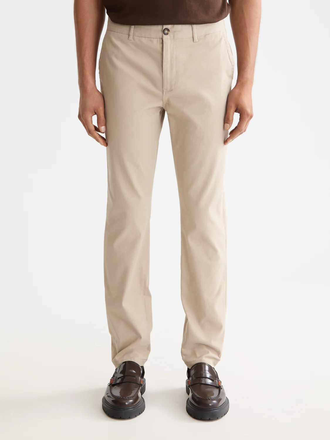 Seasonal Essentials Stuart Slim chino - Image 9