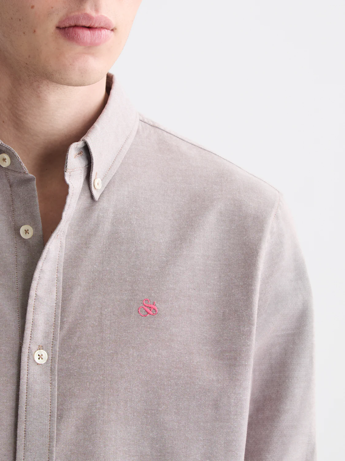 Seasonal Essentials oxford shirt - Image 10