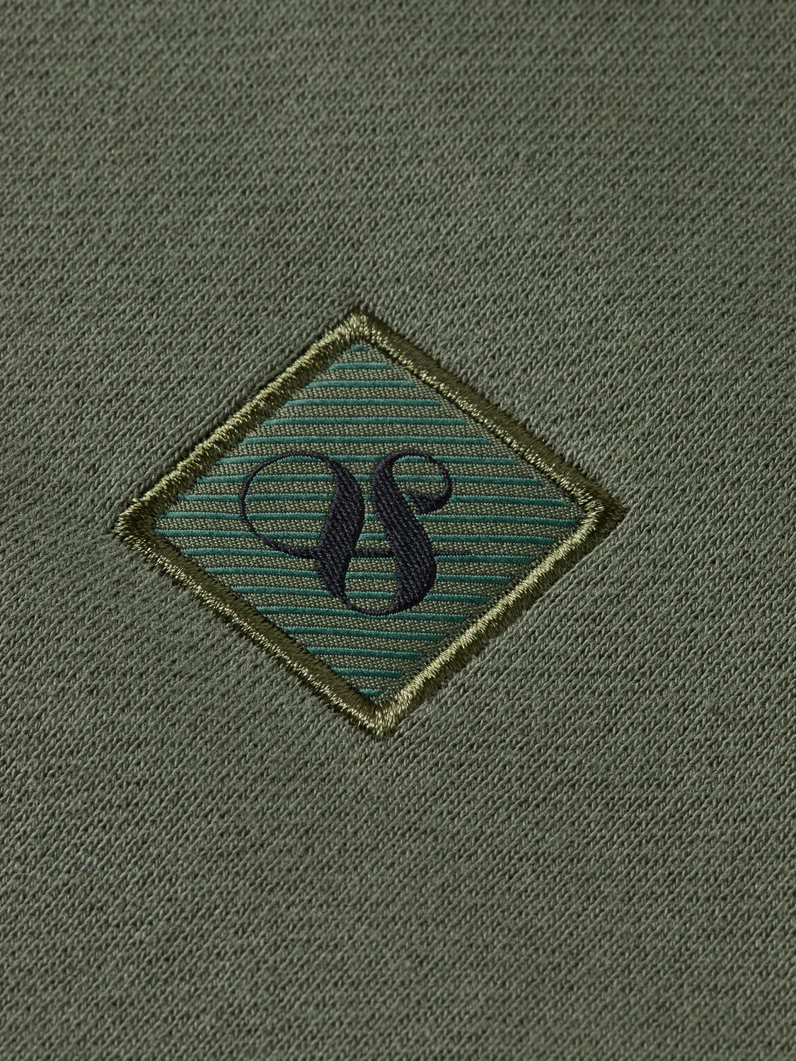 Seasonal Essentials Regular logo sweatshirt - Image 20