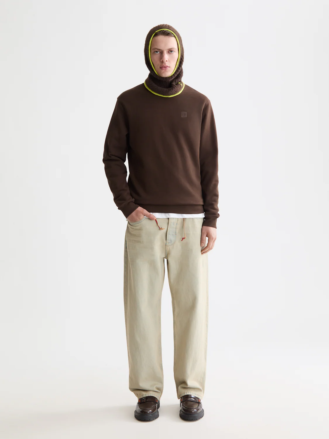 Seasonal Essentials Regular logo sweatshirt - Image 29