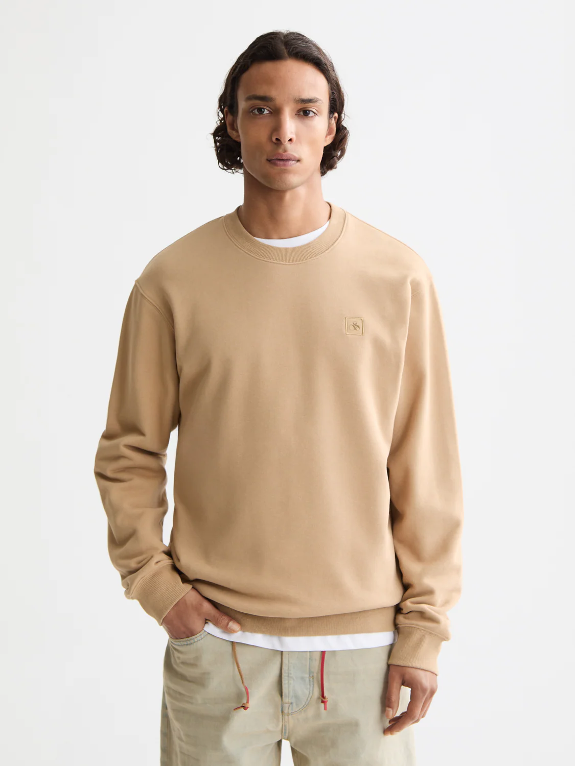 Seasonal Essentials Regular logo sweatshirt - Image 35