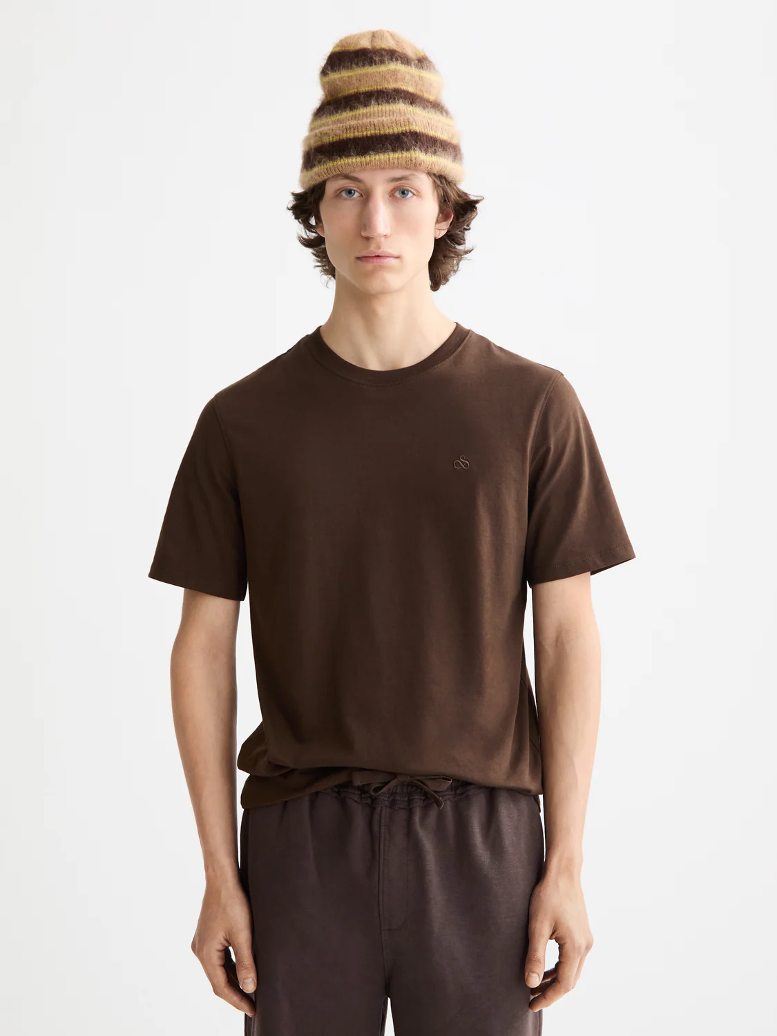Seasonal Essentials logo t-shirt - Image 14