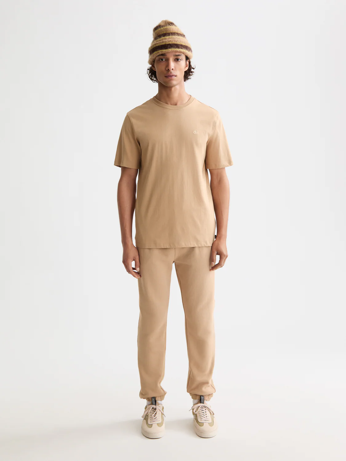 Seasonal Essentials logo t-shirt - Image 22
