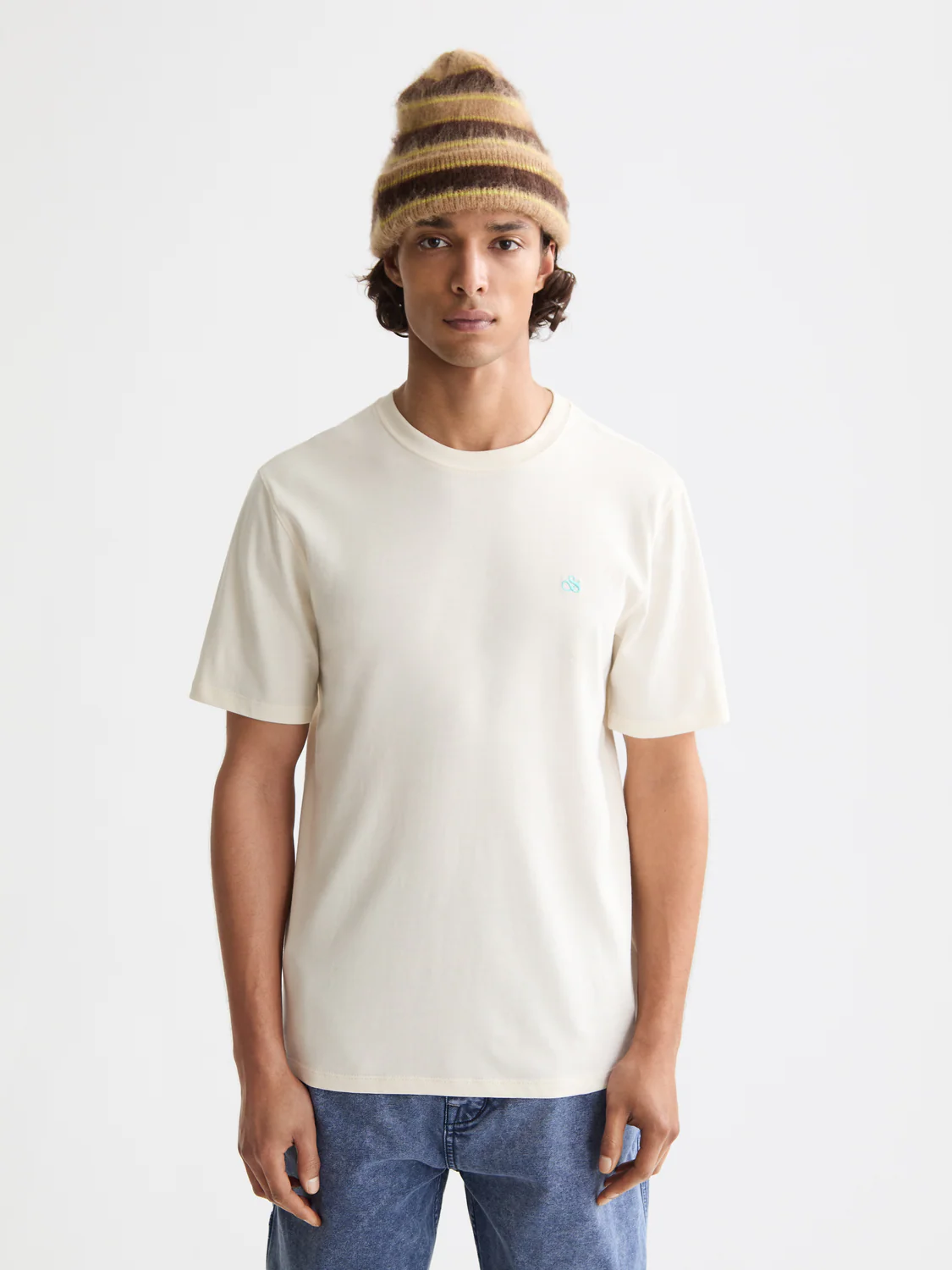 Seasonal Essentials logo t-shirt - Image 34