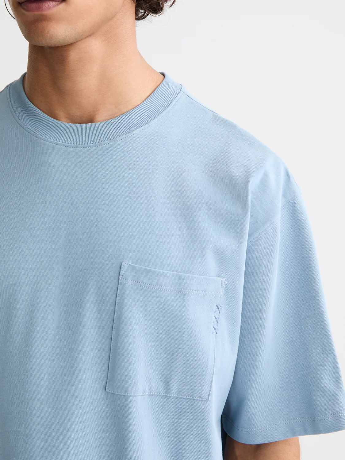 Seasonal Essentials 3 crosses pocket t-shirt - Image 7