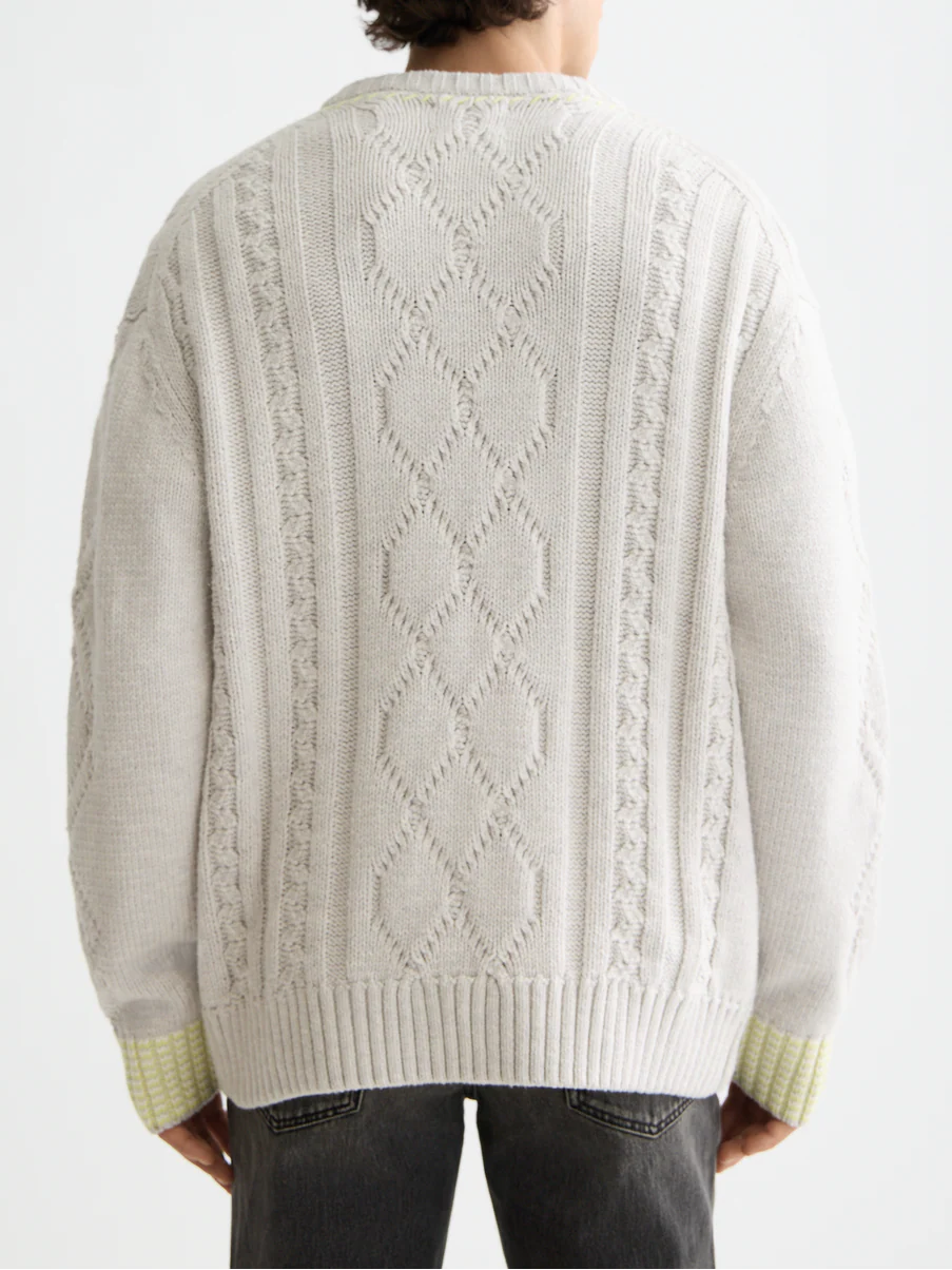 V-Neck chunky cable loose pullover - Image 4