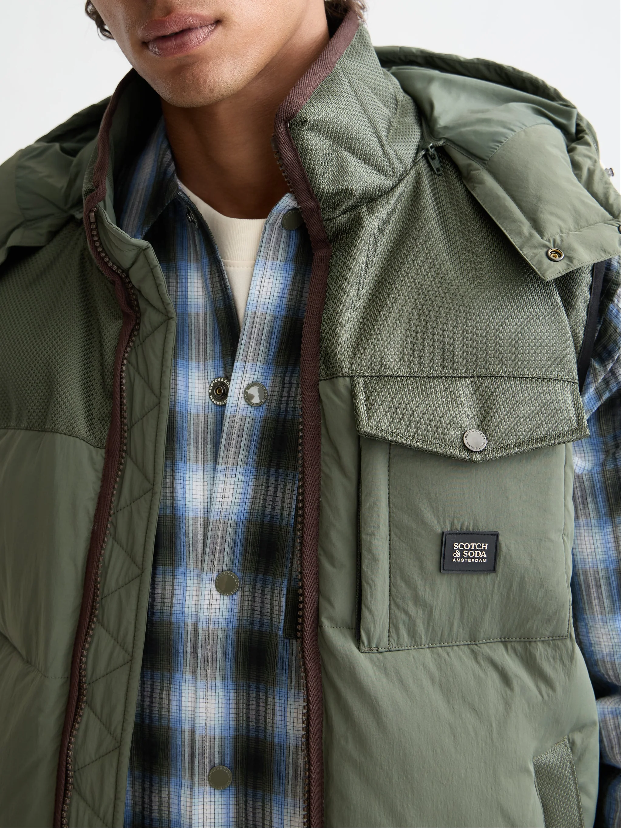 Hooded puffer vest - Image 3