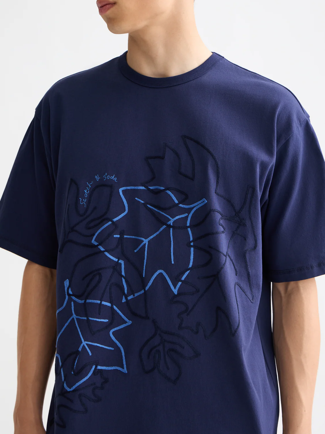 Loose Embroidery T-shirt - Image 3