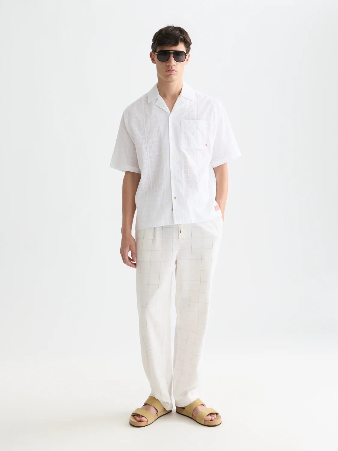 Embroidered structured relaxed short sleeve shirt - Image 9
