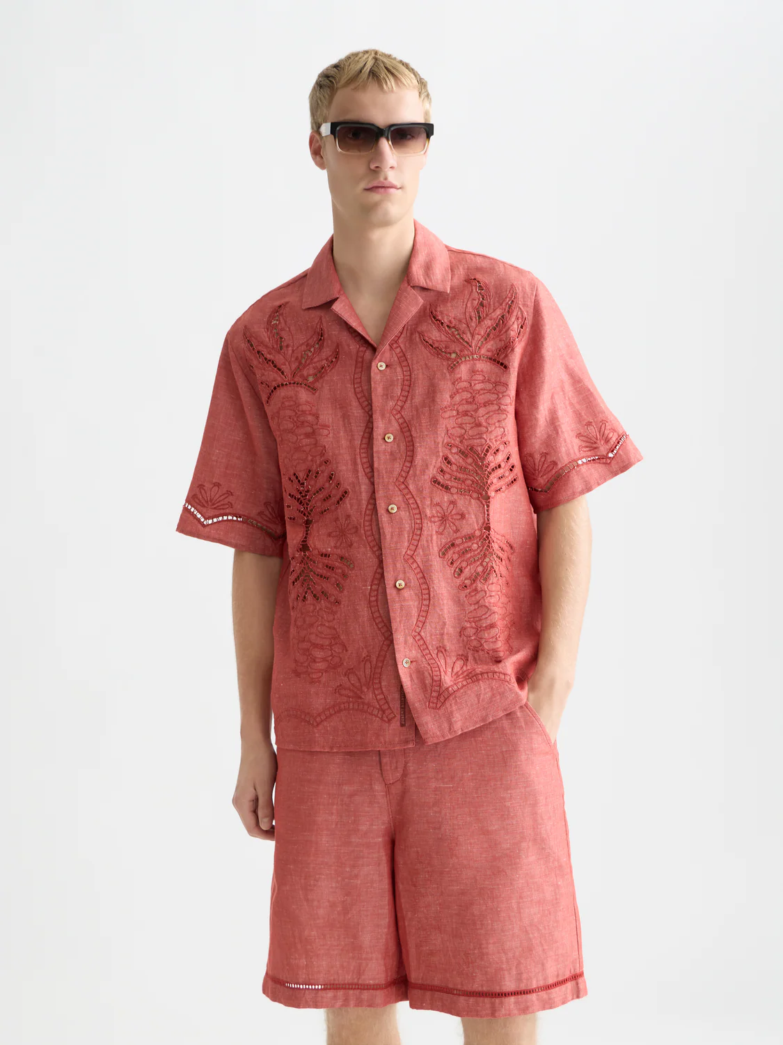 Embroidered short sleeve shirt