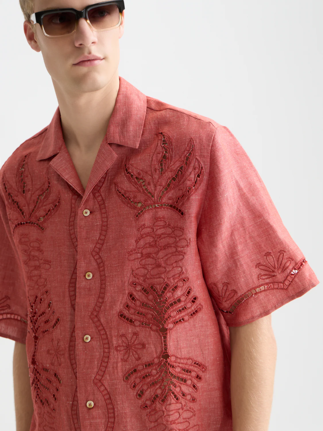 Embroidered short sleeve shirt - Image 3
