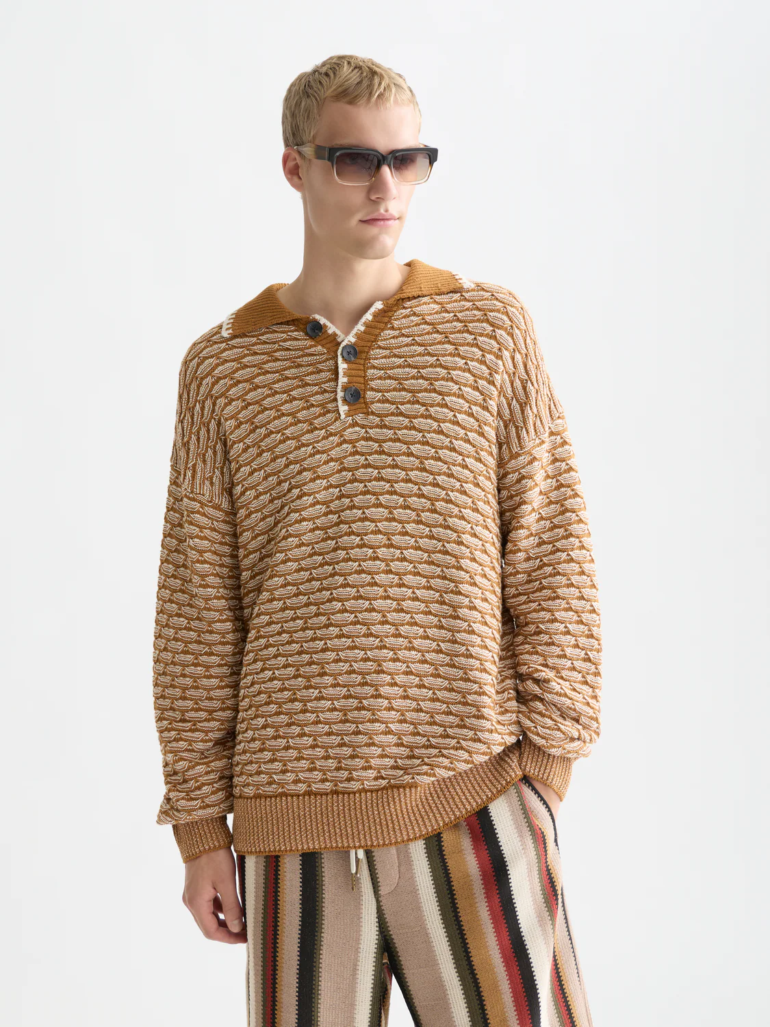 Dropped shoulder structure polo