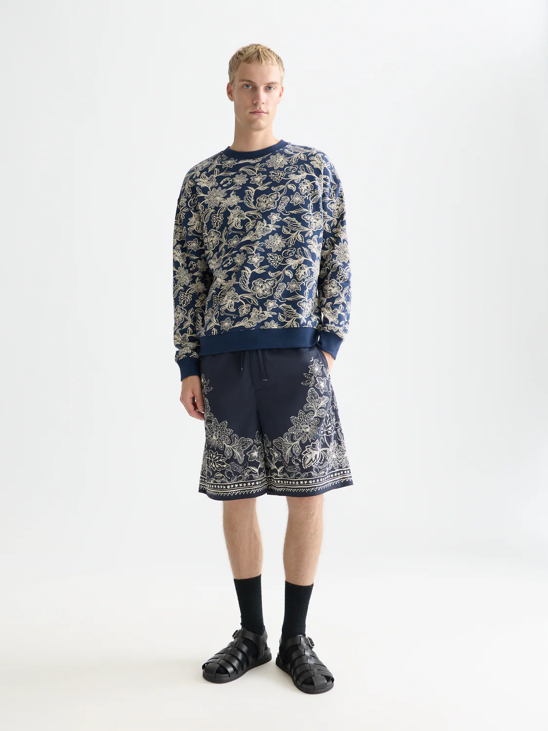 Printed relaxed sweatshirt - Image 2