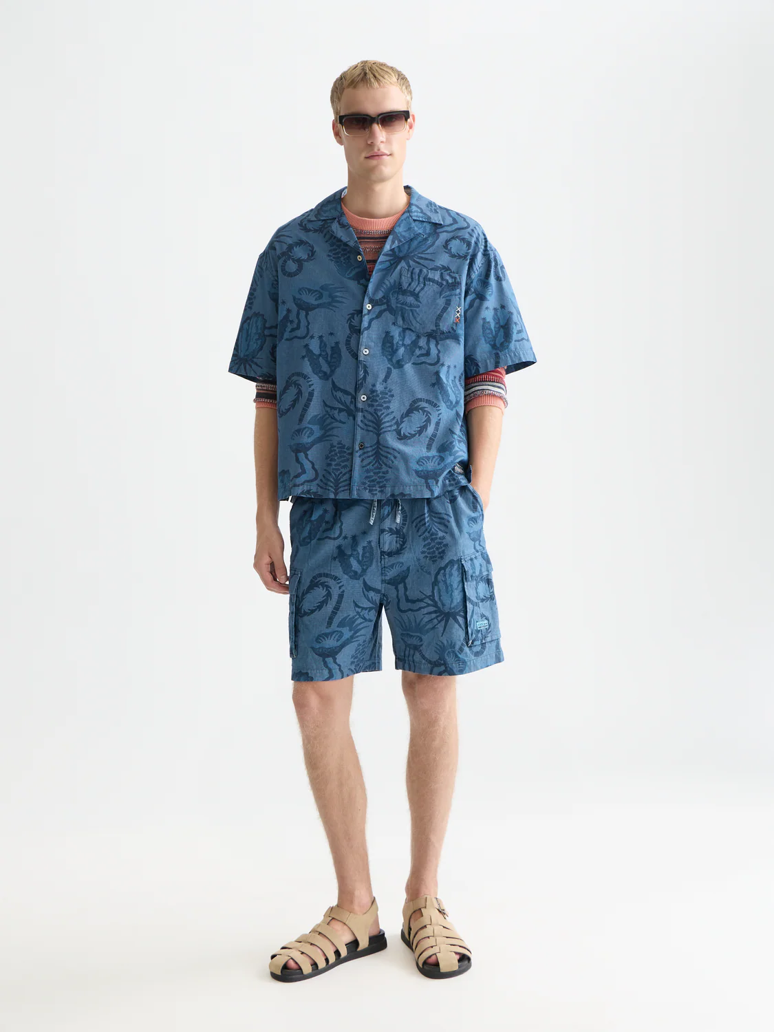 printed chambray cargo shorts