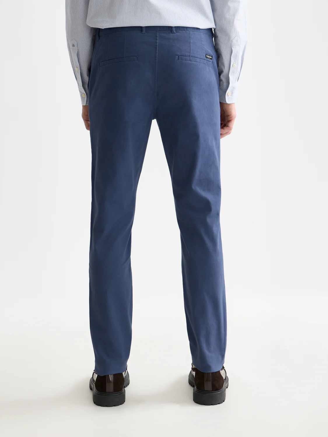 Seasonal Essentials Mott chino - Image 11