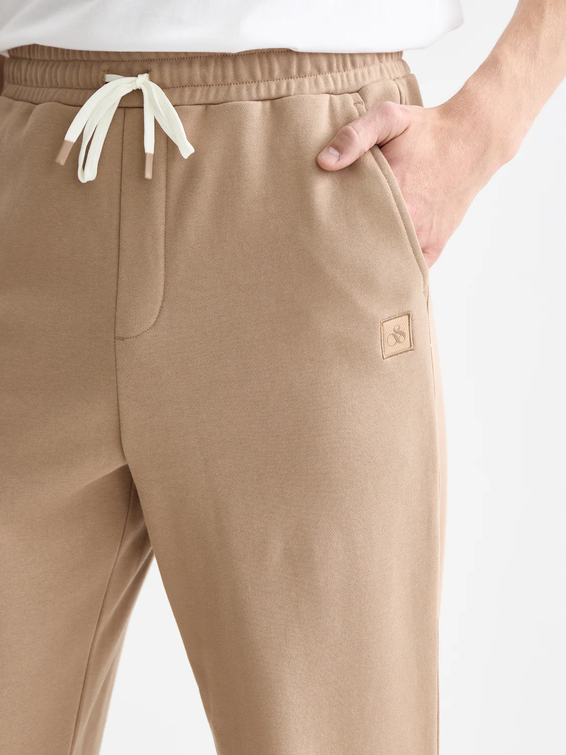 Seasonal Essentials logo badge regular sweatpants - Image 4