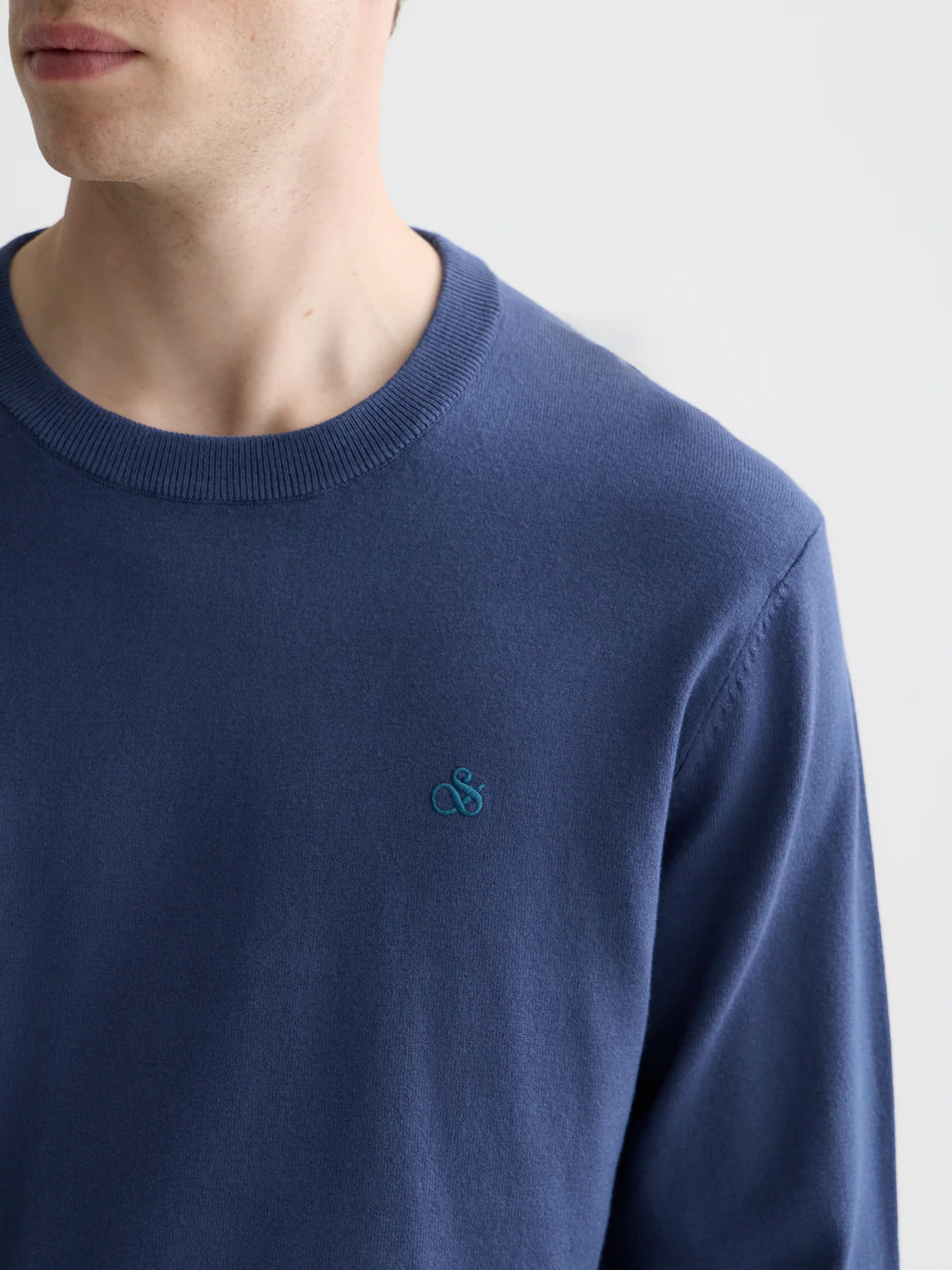Seasonal Essentials pullover - Image 11