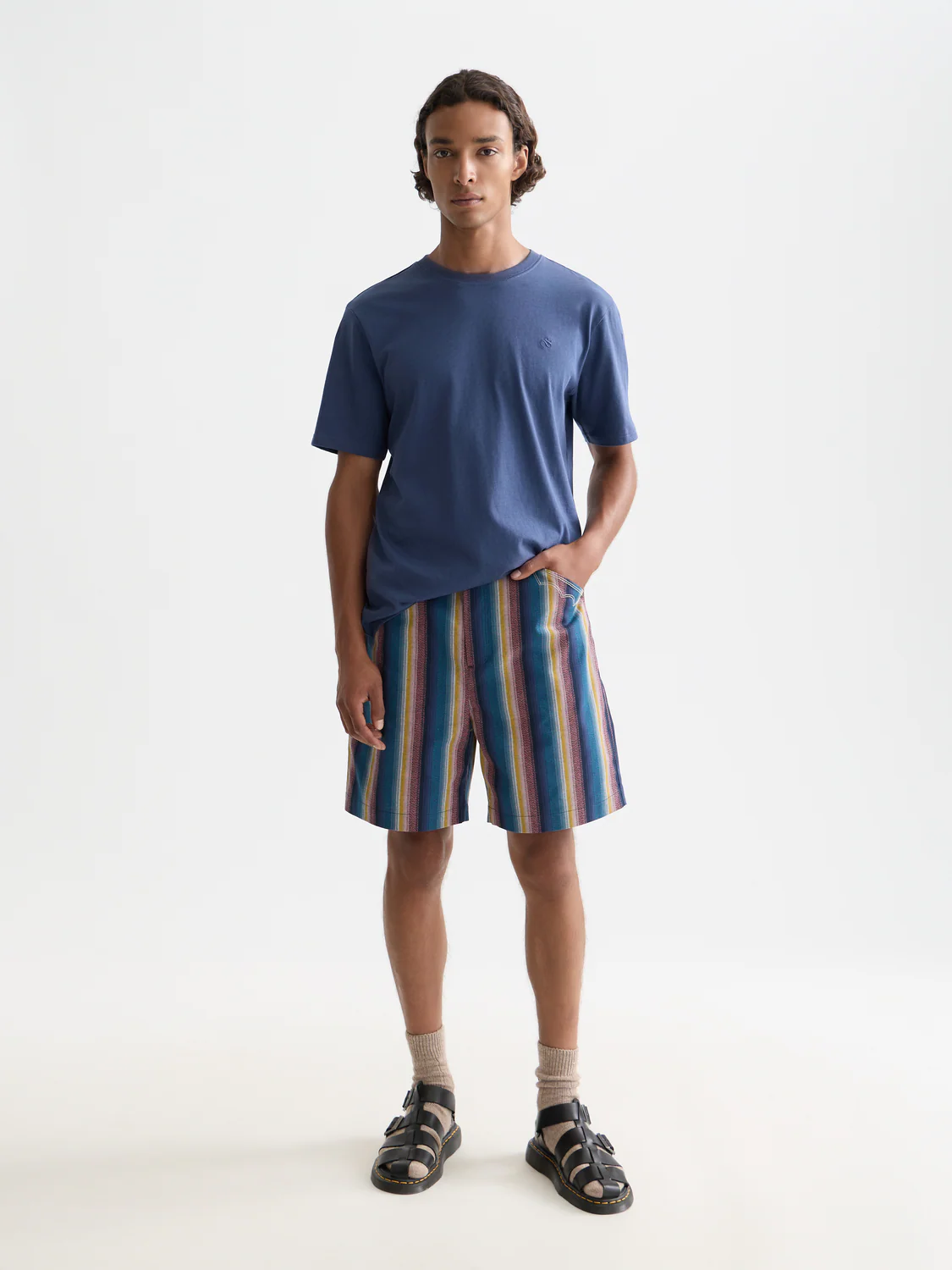 Seasonal Essentials logo T-shirt - Image 16