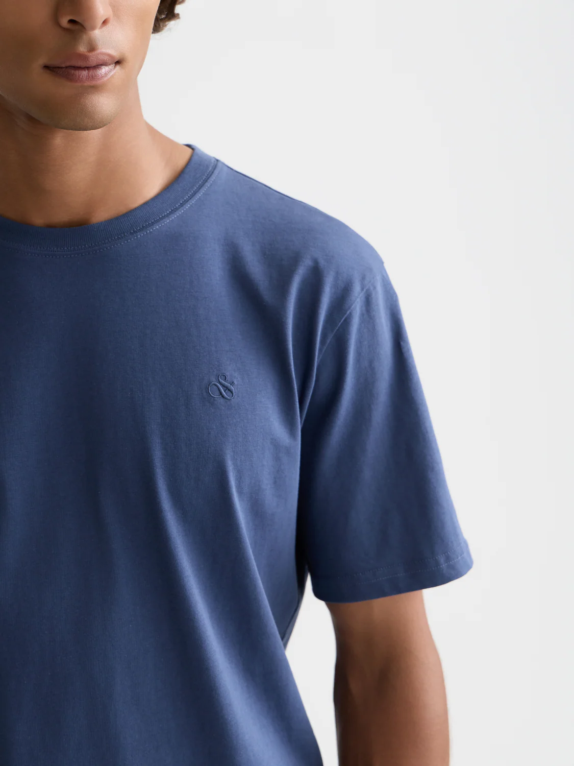 Seasonal Essentials logo T-shirt - Image 17