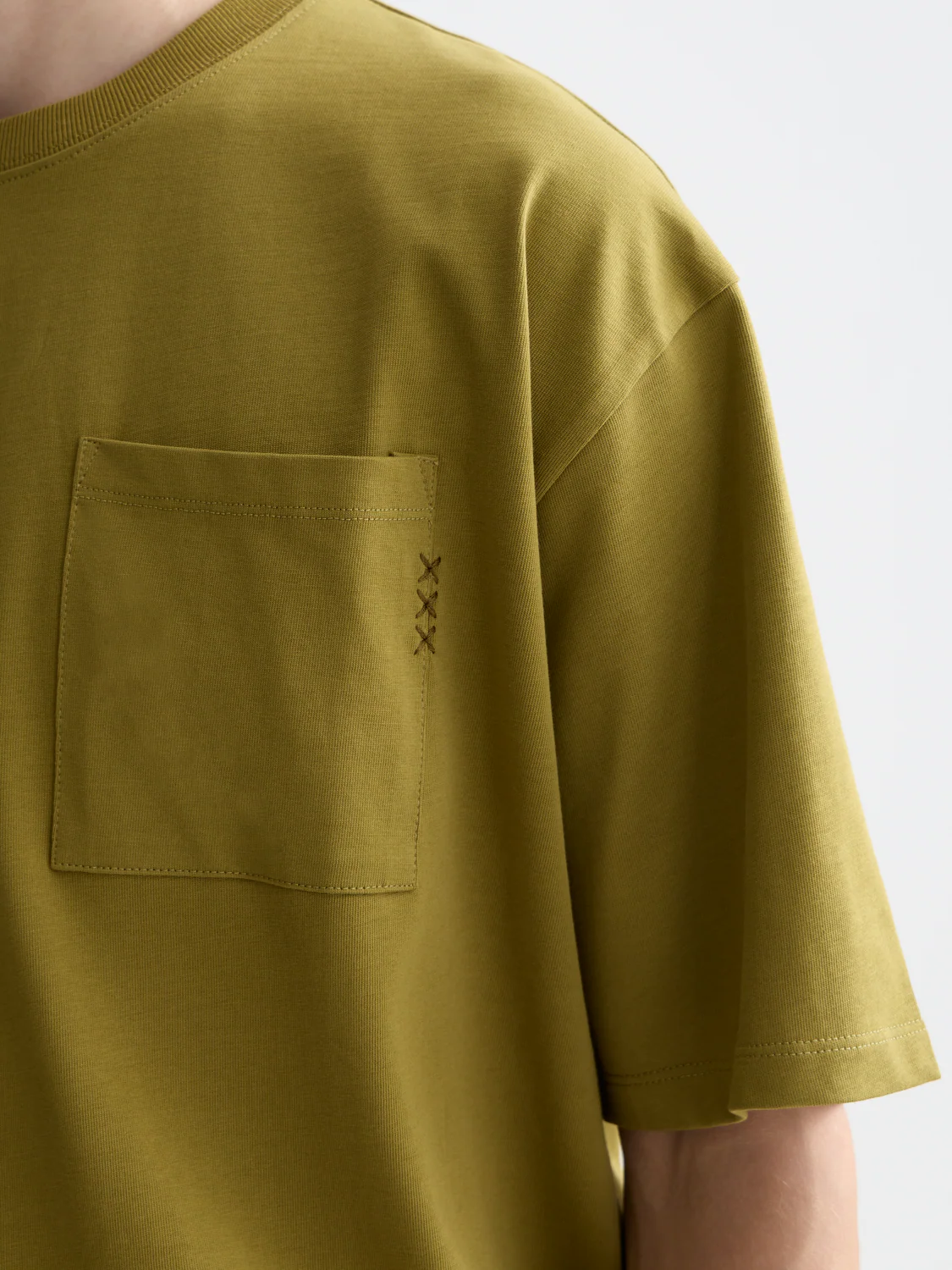 Seasonal Essentials 3 crosses pocket loose T-shirt - Image 10