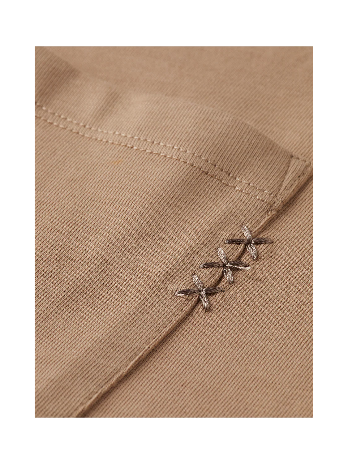 Seasonal Essentials 3 crosses pocket loose T-shirt - Image 7