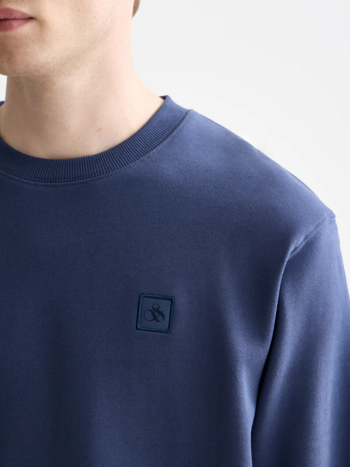 Seasonal core logo badge regular-fit sweatshirt - Image 17