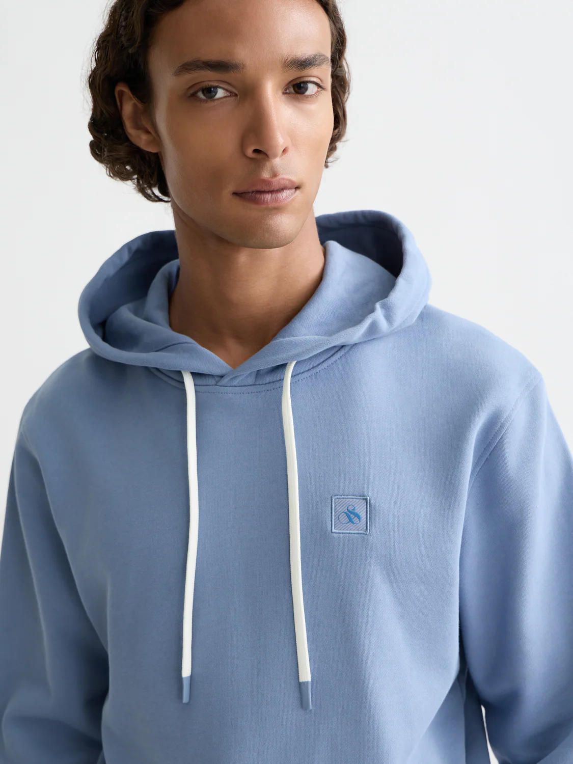 Seasonal Essentials logo badge regular hoodie - Image 3