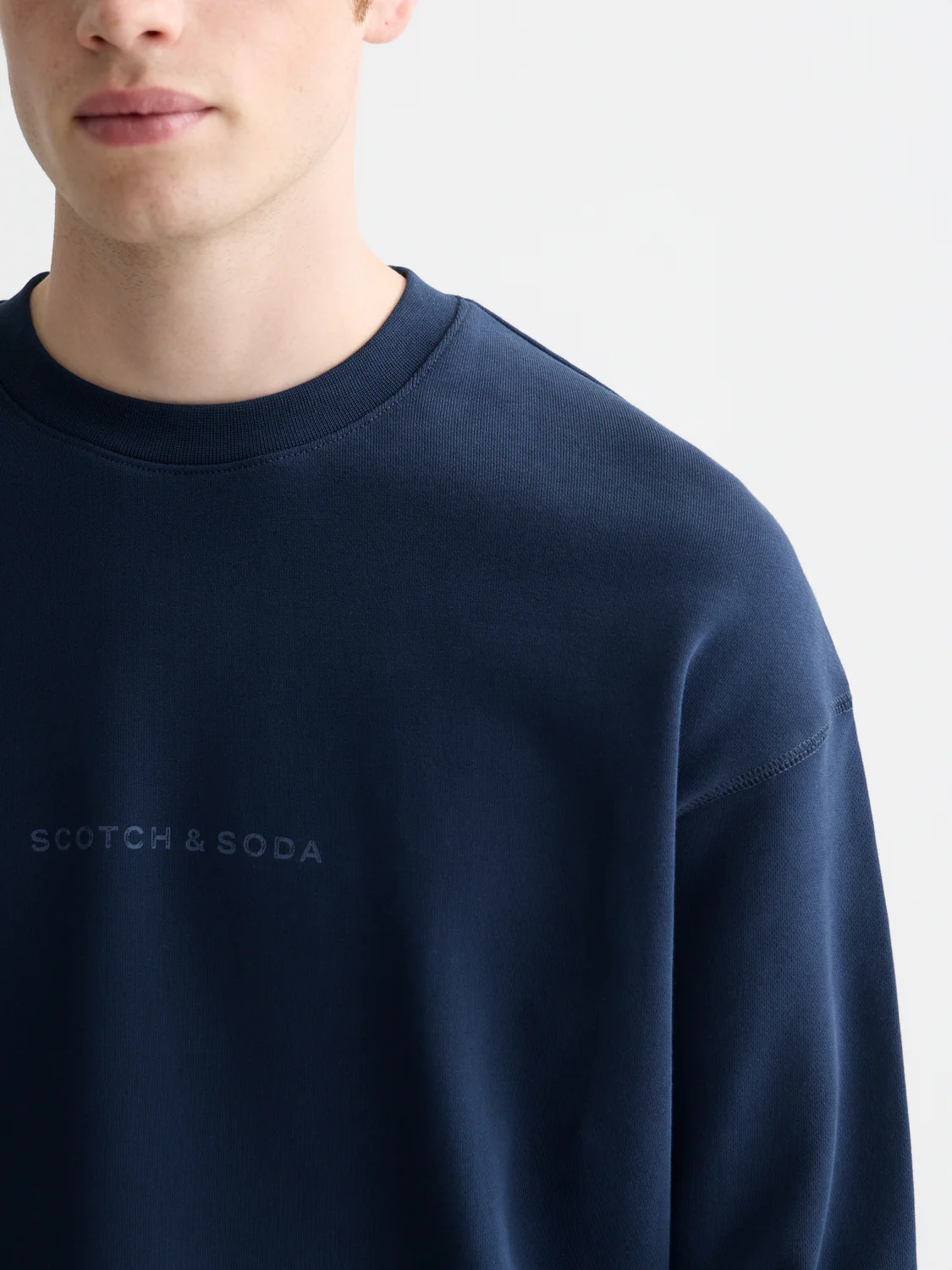 Seasonal Essentials logo relaxed sweatshirt - Image 3