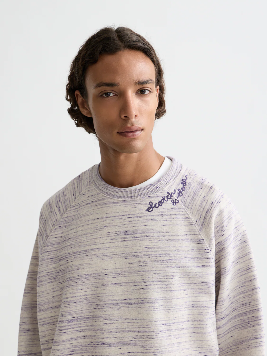 Embroidered loose sweatshirt - Image 10
