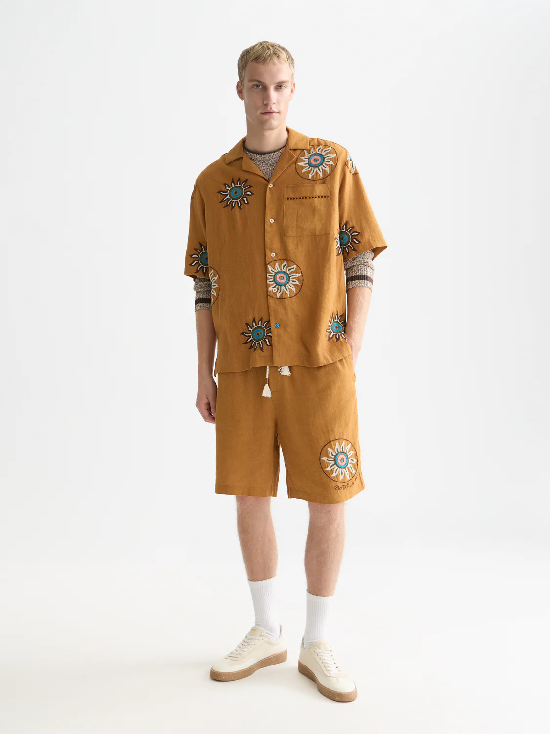 Embroidered linen relaxed short sleeve shirt - Image 2