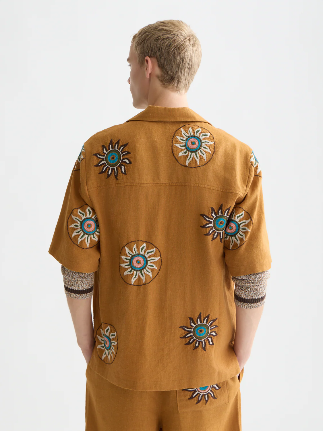 Embroidered linen relaxed short sleeve shirt - Image 4