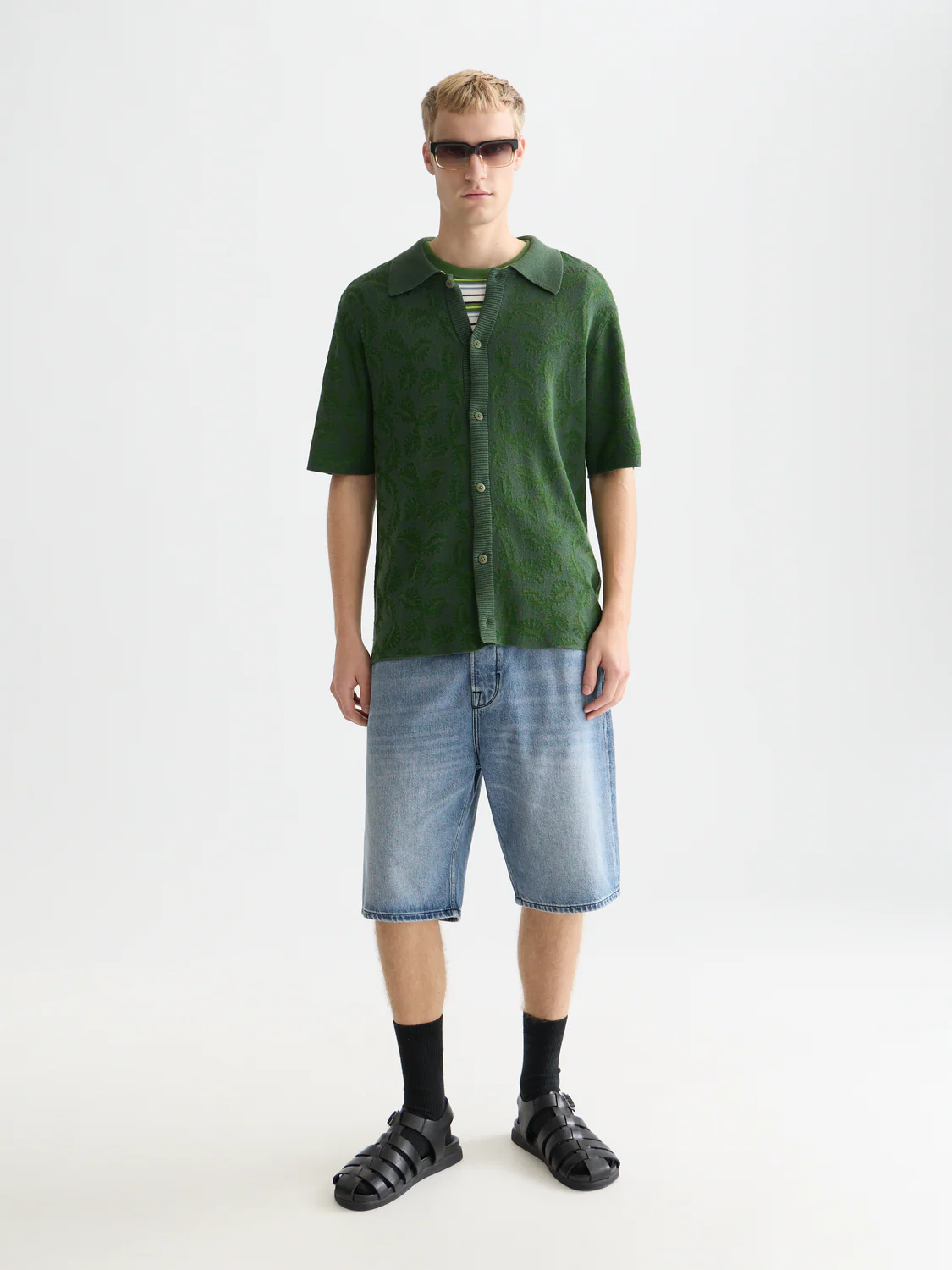 Two-tone knitted short sleeve shirt - Image 2
