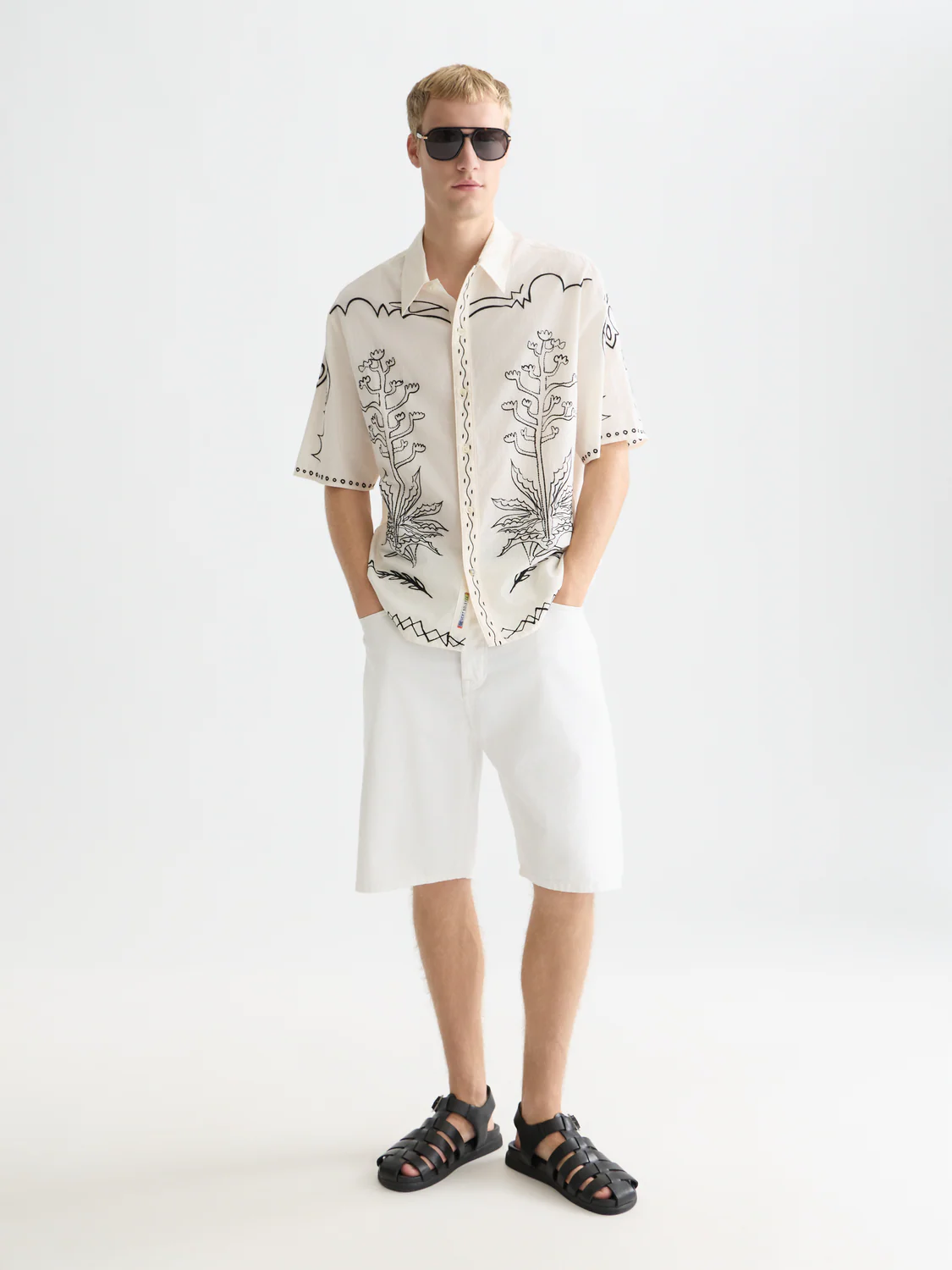 Embroidered seersucker relaxed short sleeve shirt - Image 2