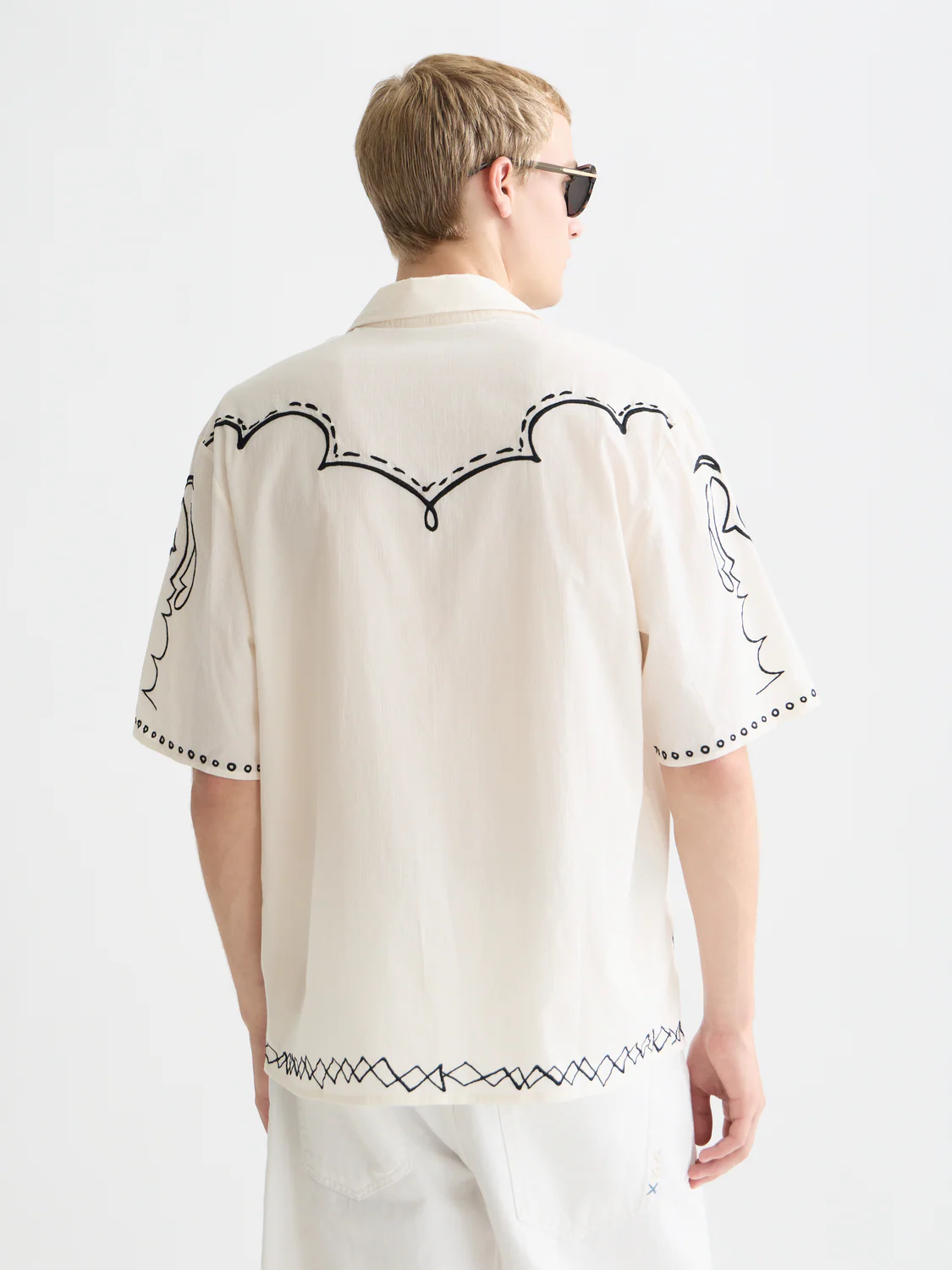 Embroidered seersucker relaxed short sleeve shirt - Image 4