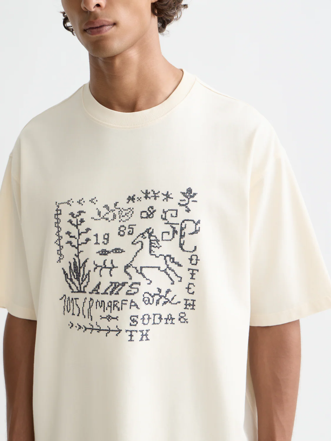 Cross-stitched artwork loose T-shirt - Image 3