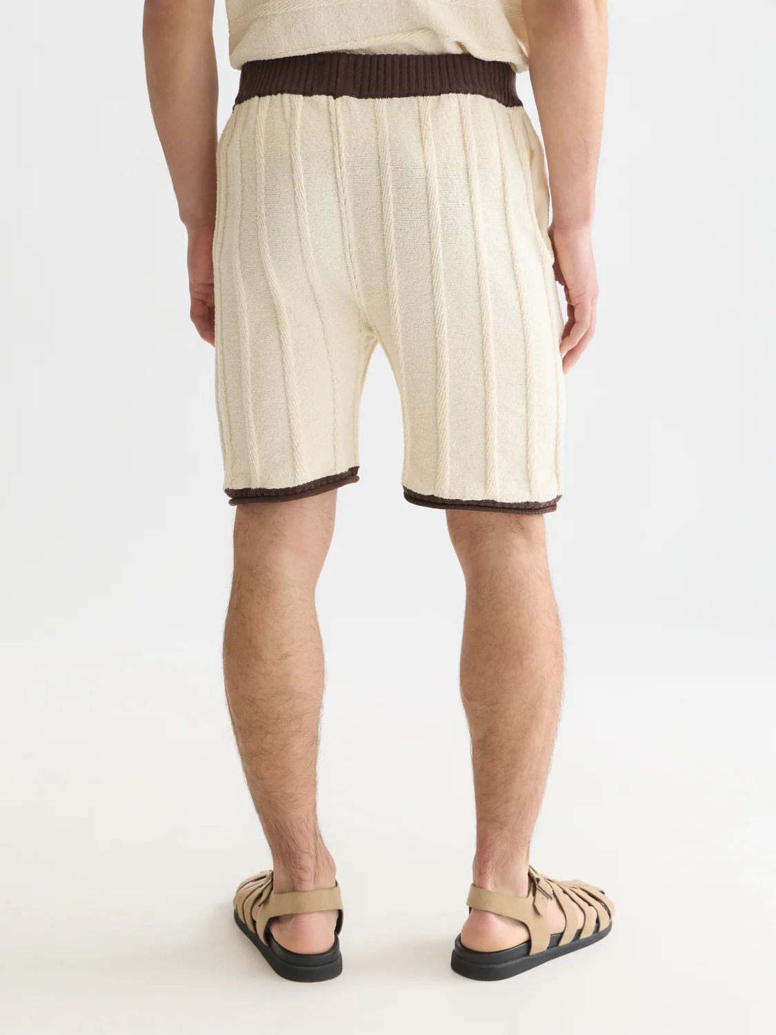Structured knitted shorts - Image 4