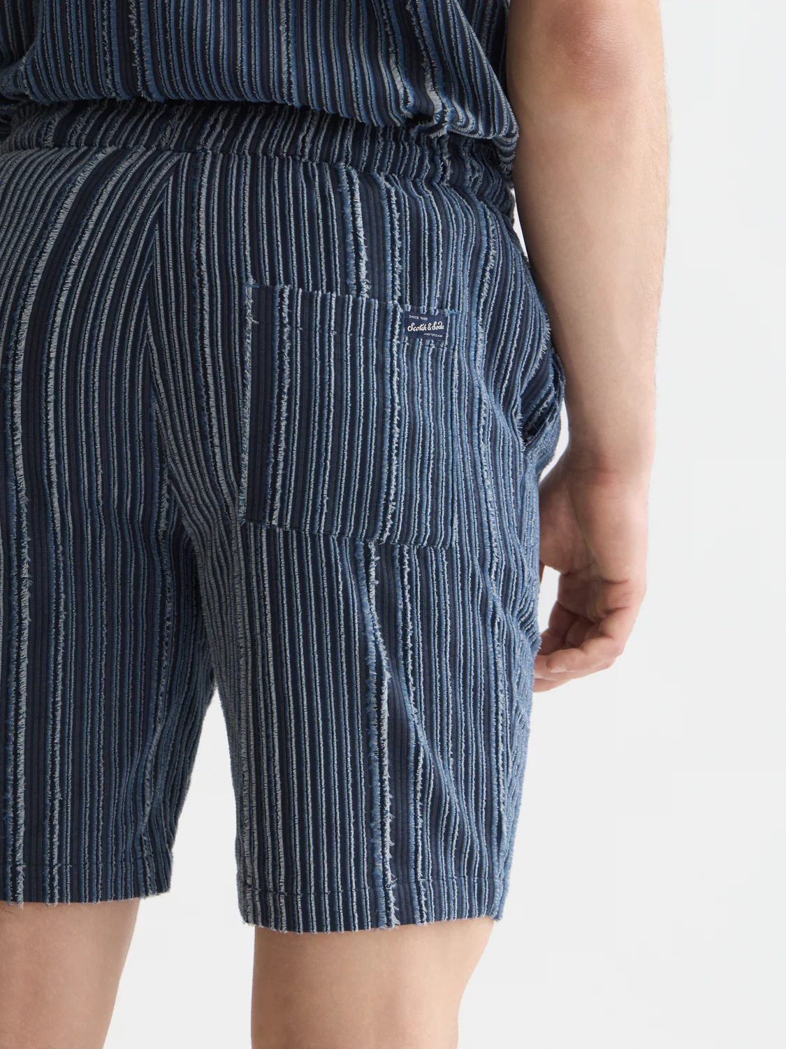 Fave textured relaxed bermuda shorts - Image 3