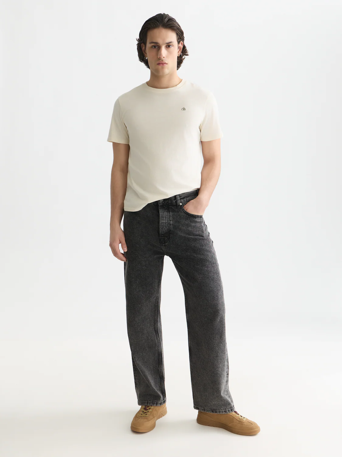 Seasonal Essentials logo T-shirt - Image 2