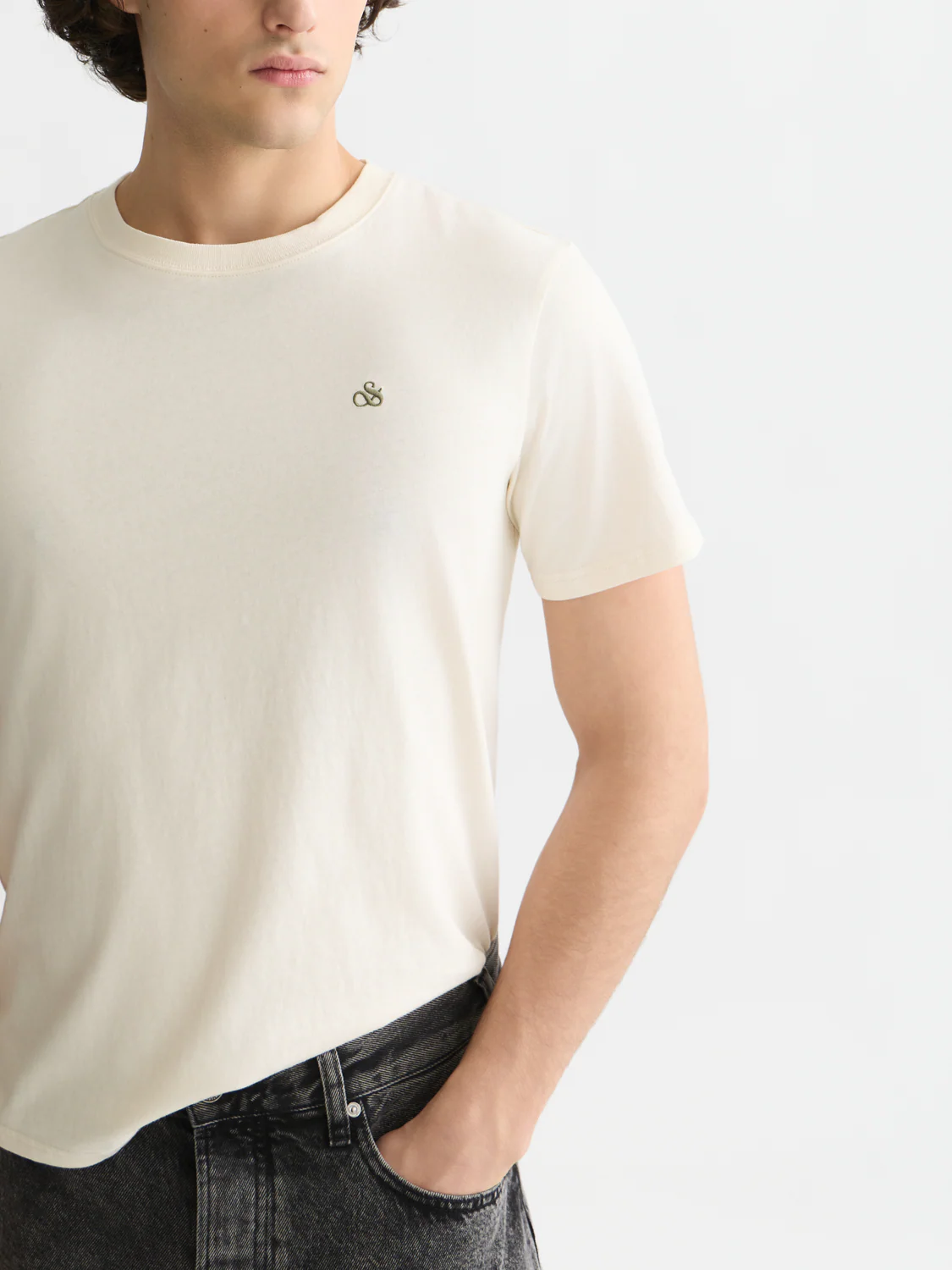 Seasonal Essentials logo T-shirt - Image 3