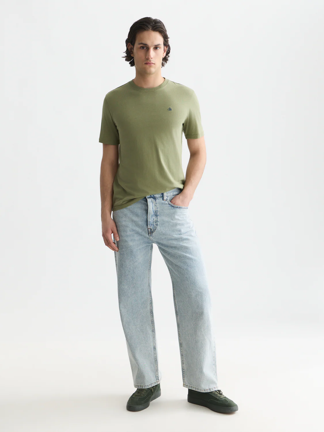 Seasonal Essentials logo T-shirt - Image 9