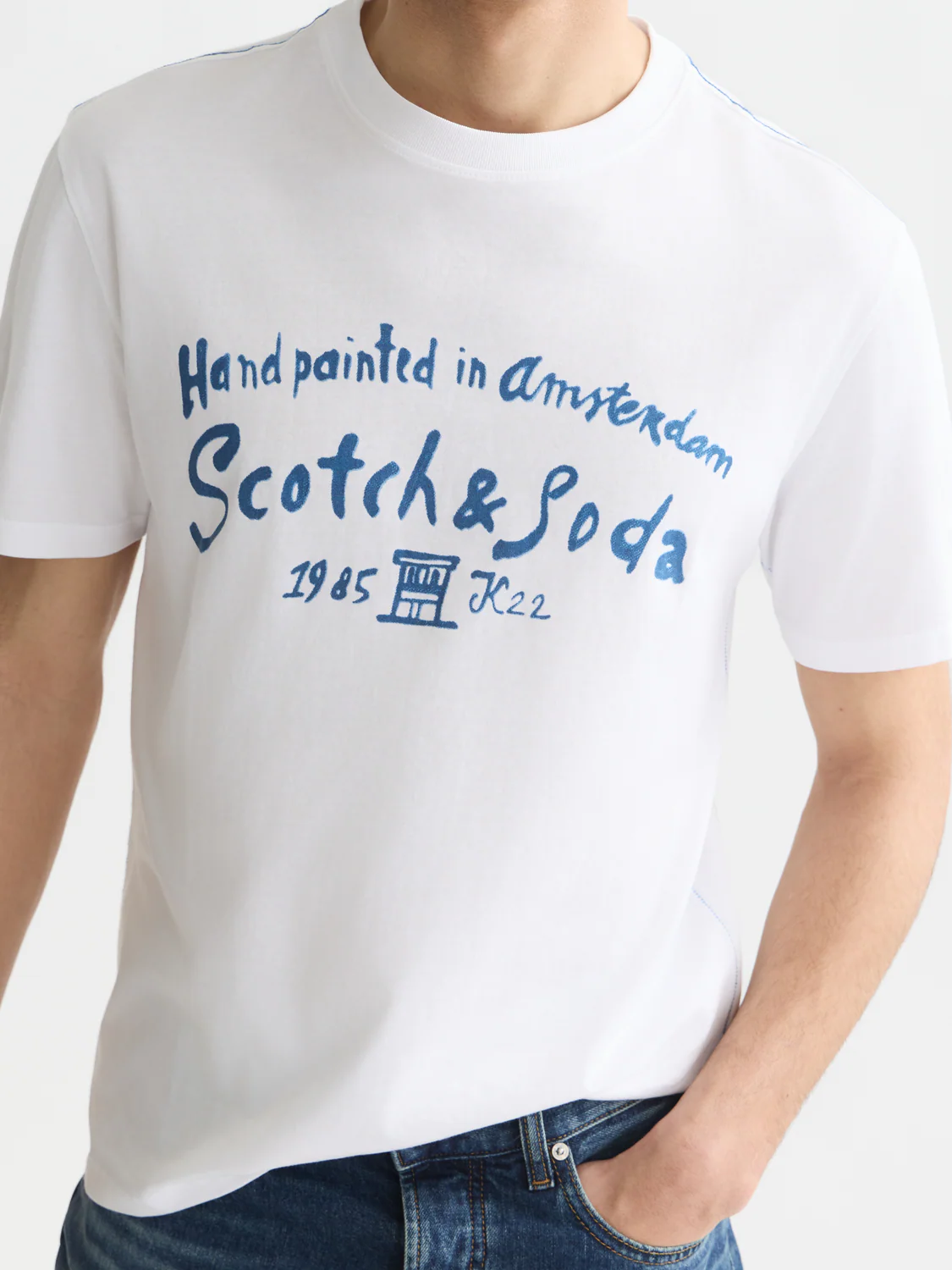 Front artwork regular-fit T-shirt - Image 3